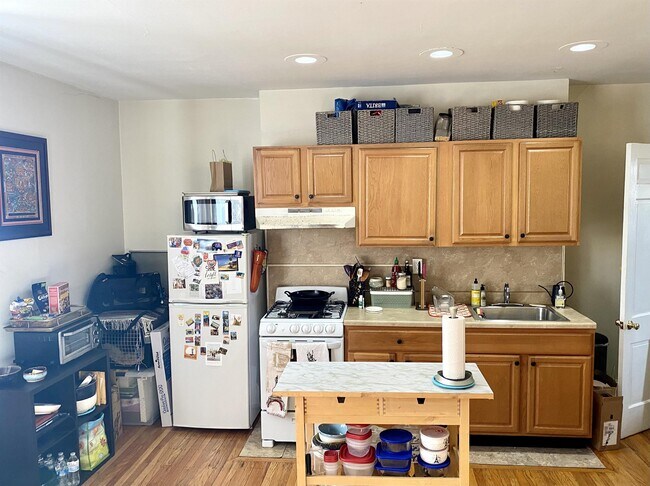 Building Photo - 244-246 S 21st St