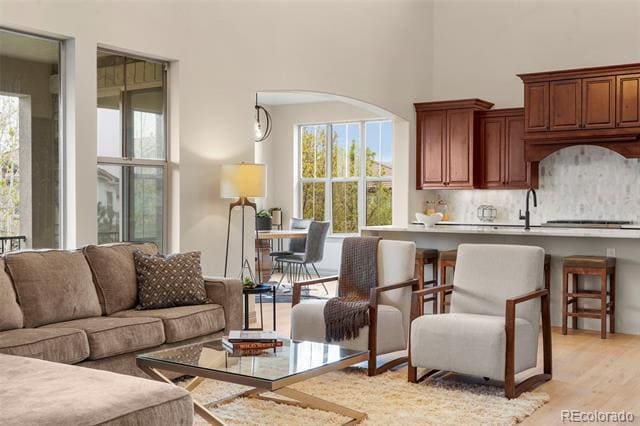 Building Photo - 15252 W Warren Dr