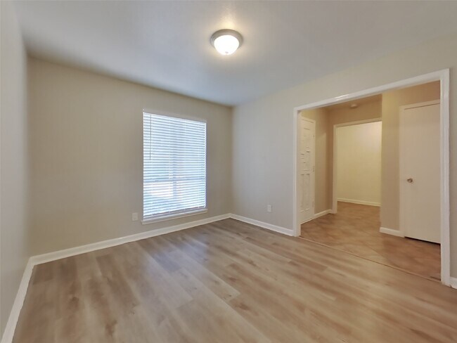 Building Photo - 15802 Echo Canyon Dr