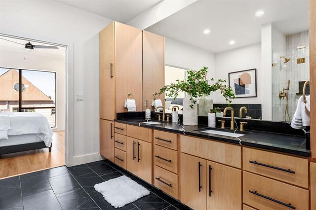 Building Photo - 4111 Newton Ave