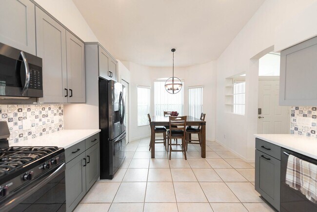 Building Photo - Beautiful Home in Satellite Beach including Lawncare and Community Pool