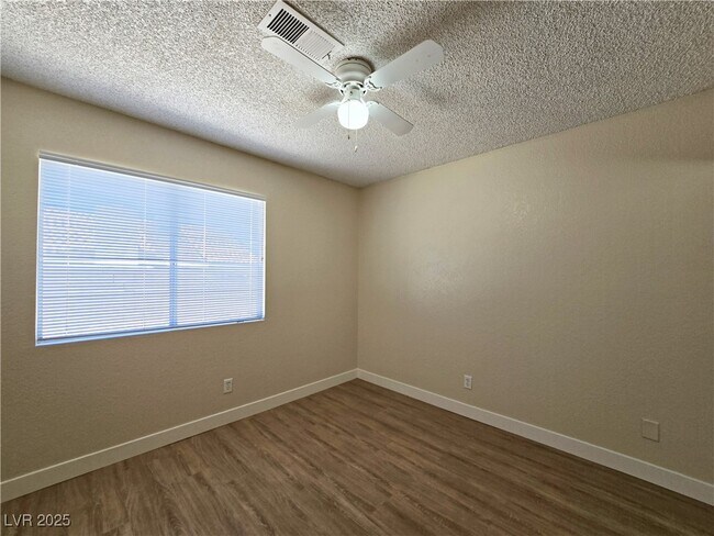 Building Photo - 761 Butternut Ct