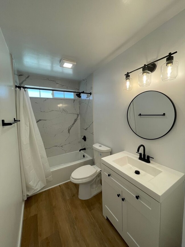Building Photo - Freshly Remodeled & Full of Charm on Banbury