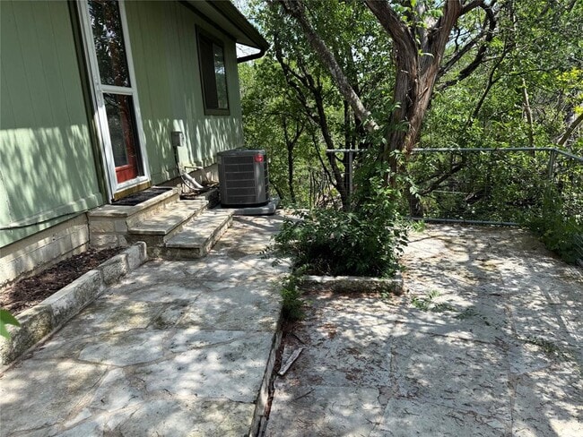 Building Photo - 816 Ramble Ln