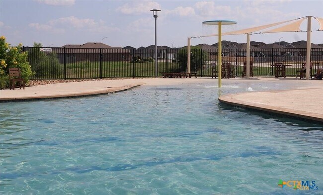 Building Photo - 1056 Chachalaca Ct