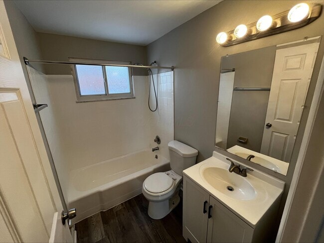 Building Photo - 4669 Hilton Ave