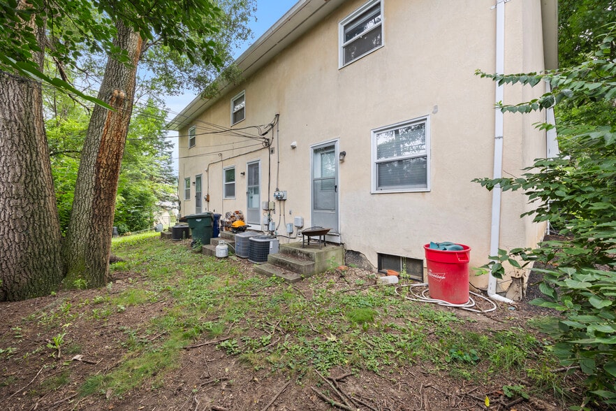 Backyard - 1504 Glenn Ave