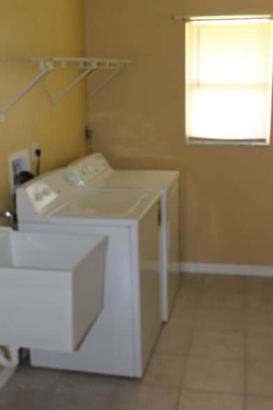 Building Photo - 1114 Presque Isle Dr