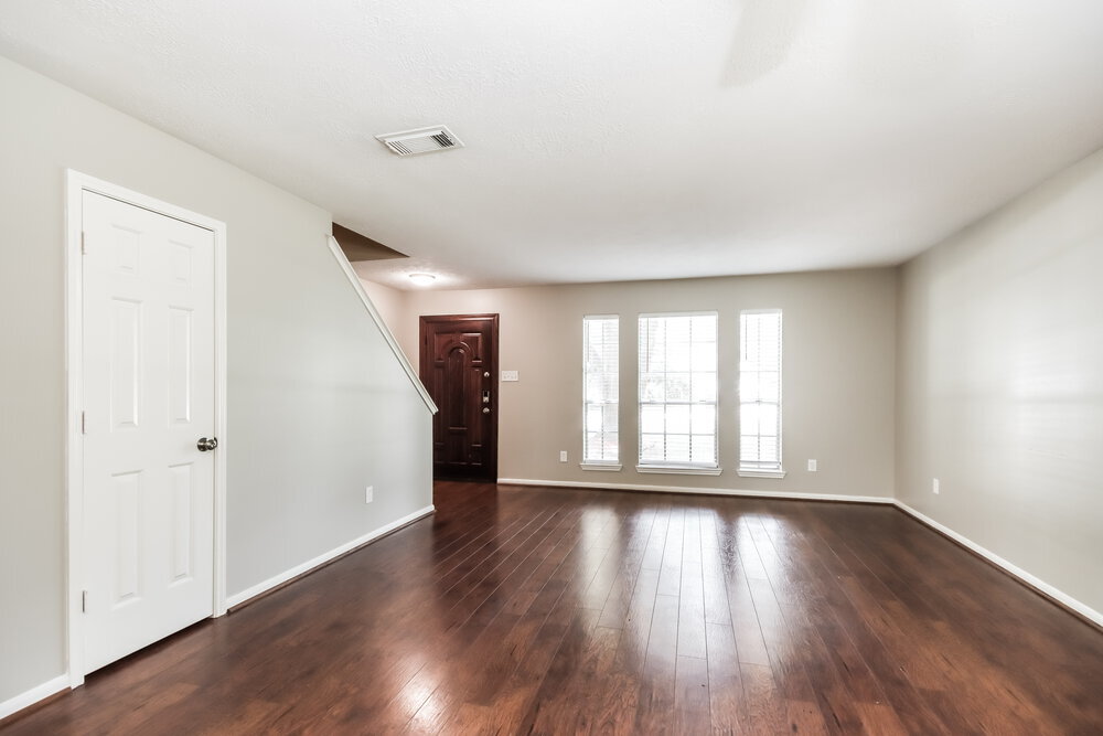 Building Photo - 7014 Hayden Dr