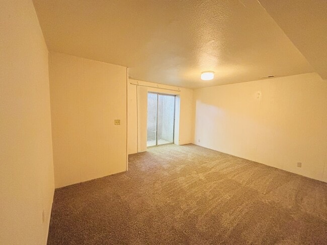 Building Photo - 1265 Crandall Ave S