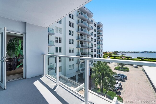 Building Photo - 3450 S Ocean Blvd