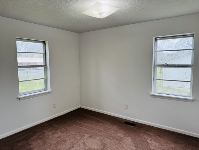 Building Photo - 168 Drum Cir