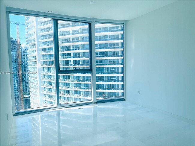 Building Photo - 300 Biscayne Blvd Way