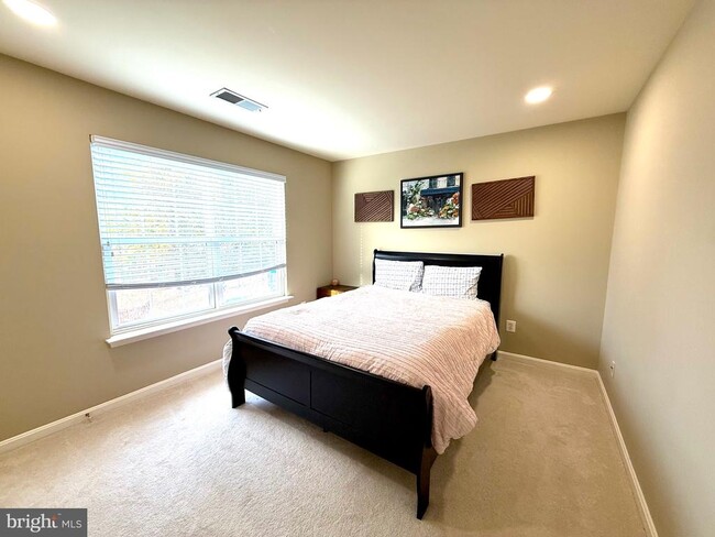 Building Photo - 21201 Sundial Ct