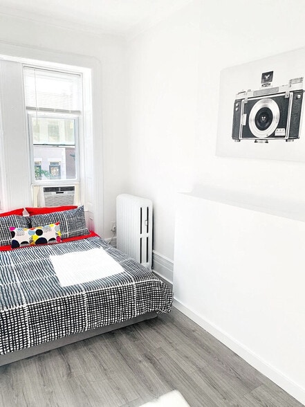 Building Photo - 206 W 138th St