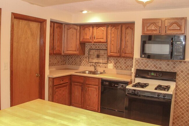 Large kitchen, lots of storage, DW, Microwave - 111 Magoun Ave