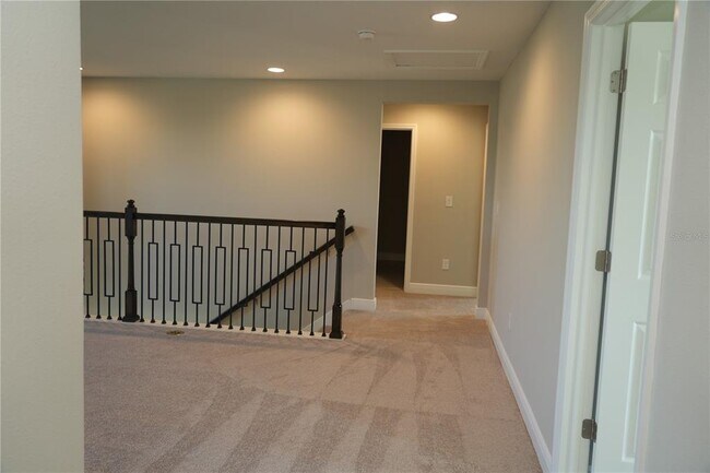 Building Photo - 5450 Wayfarer Ave