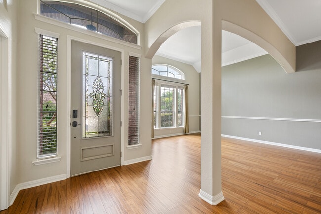 Building Photo - Spacious 4-Bed Luxury Home with Chef’s Kitchen, Fenced Yard, and 3,528 sq ft in Helotes
