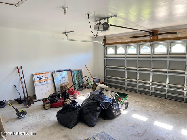 Building Photo - 408 Monet Ave