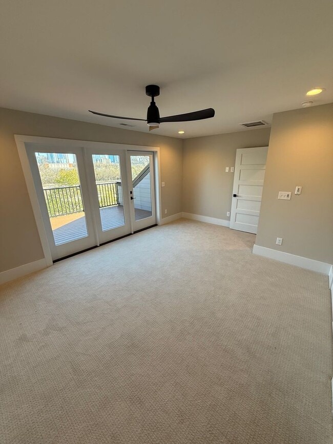 Building Photo - LUXURY Rooftop Terrace Townhome Uptown CLT