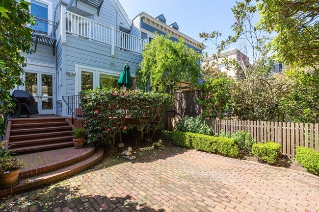 Building Photo - HUGE 5+BR/4.5BA Four Story Presidio Hts./ Laurel Village Home! Garage! Flat Yard!  PROGRESSIVE