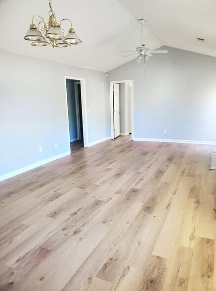 Building Photo - 1297 Waterton Trail
