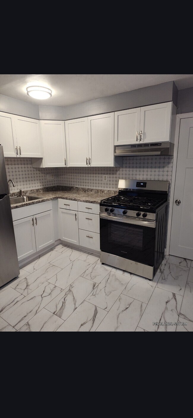 Building Photo - 11052 Chapp Ave