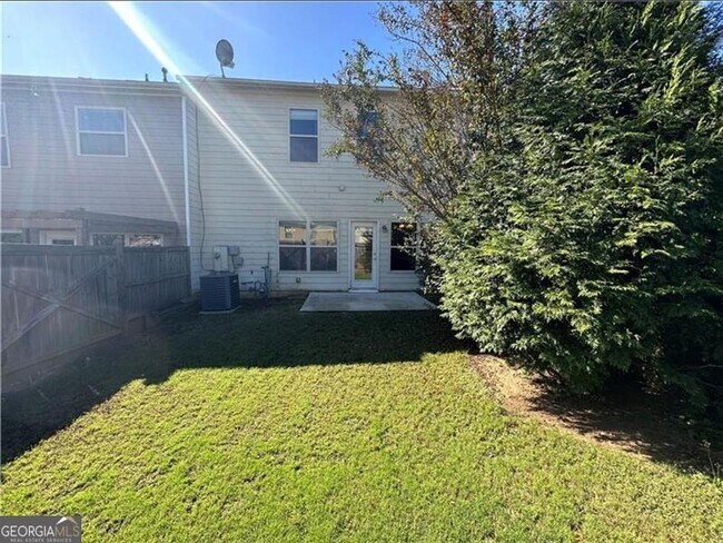 Building Photo - 6125 Crested Moss Dr