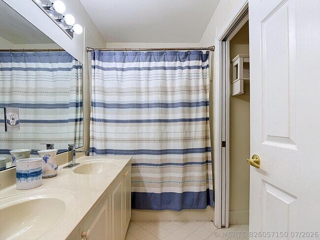 Building Photo - 1154 Oakwater Dr