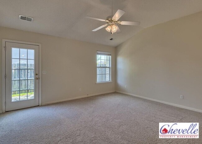 Building Photo - 307 Summit Townes Way