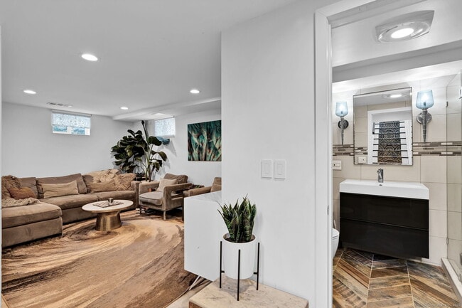 Building Photo - 1815 New Britain Ave