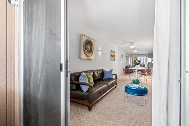 Building Photo - 2860 N Los Felices Rd