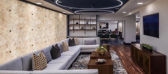 Building Photo - 880 Lake Carolyn Pkwy