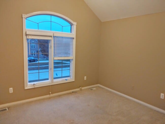 Building Photo - 6901 Dakota Dr