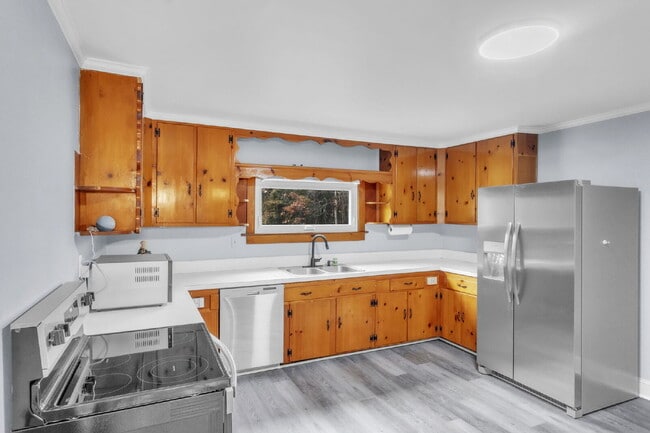 Building Photo - Warm & Welcoming 2 Bed, 2 Bath Home with Solar Panels and Spacious Yard