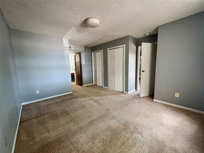 Building Photo - 10203 Forum Park Dr