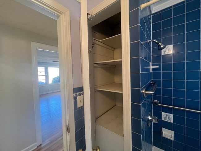 Building Photo - 8020 Hwy 43