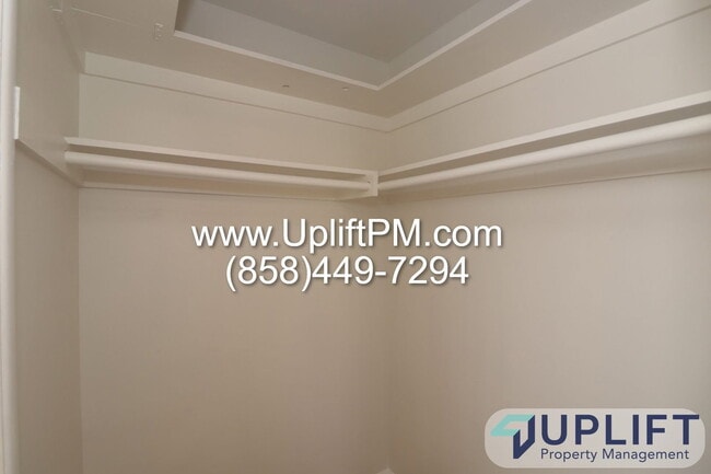 Building Photo - 7643 Woodbine Way