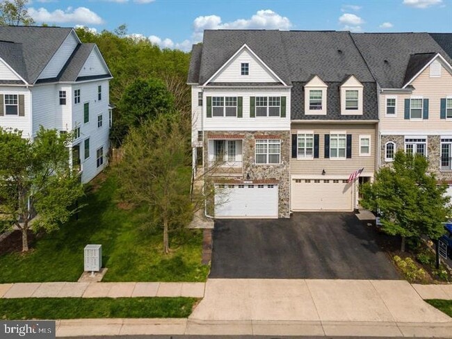 Building Photo - 14160 Catbird Dr