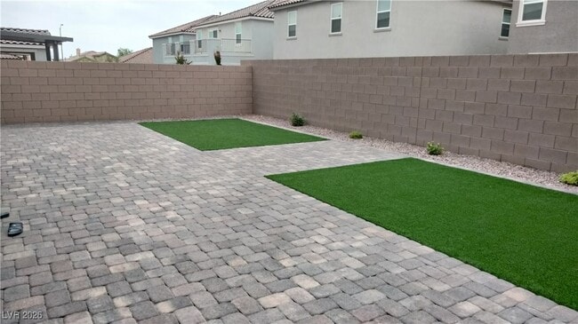 Building Photo - 7513 Lush Oasis Ave.