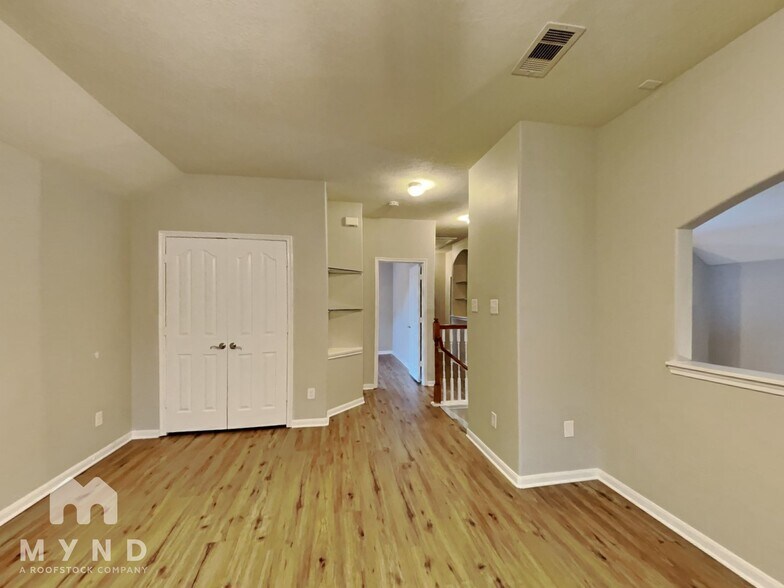 Building Photo - 1003 Summer Wood Blvd