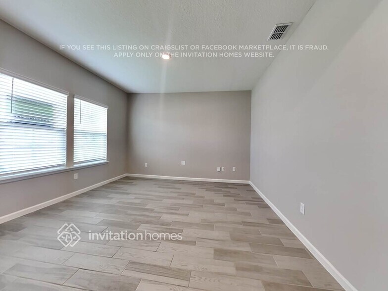 Building Photo - 9822 Lemon Grass Ln