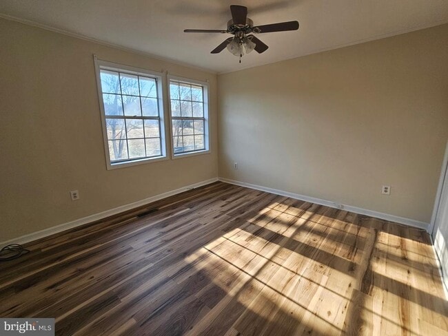 Building Photo - 1819 Picadilly Circus