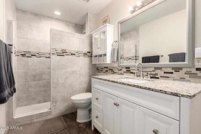 Building Photo - 6830 E Edgemont Ave