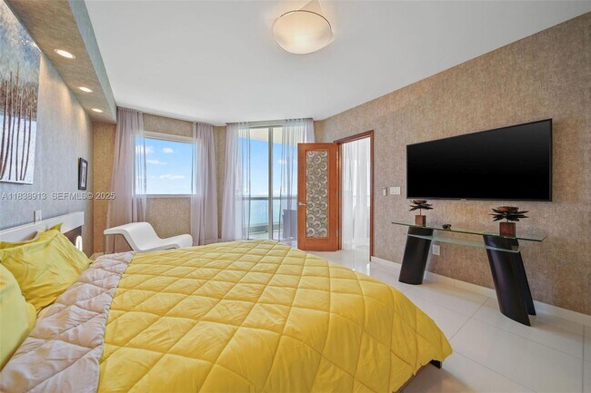 Building Photo - 17875 Collins Ave