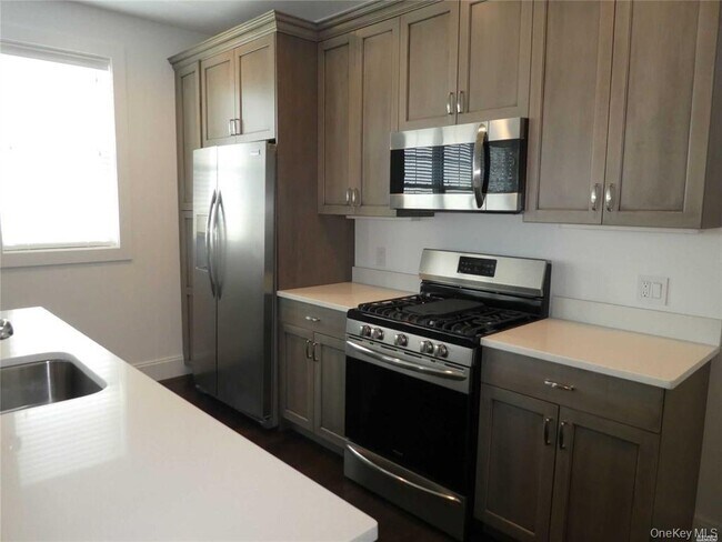 Building Photo - 237 Marina Pointe Dr