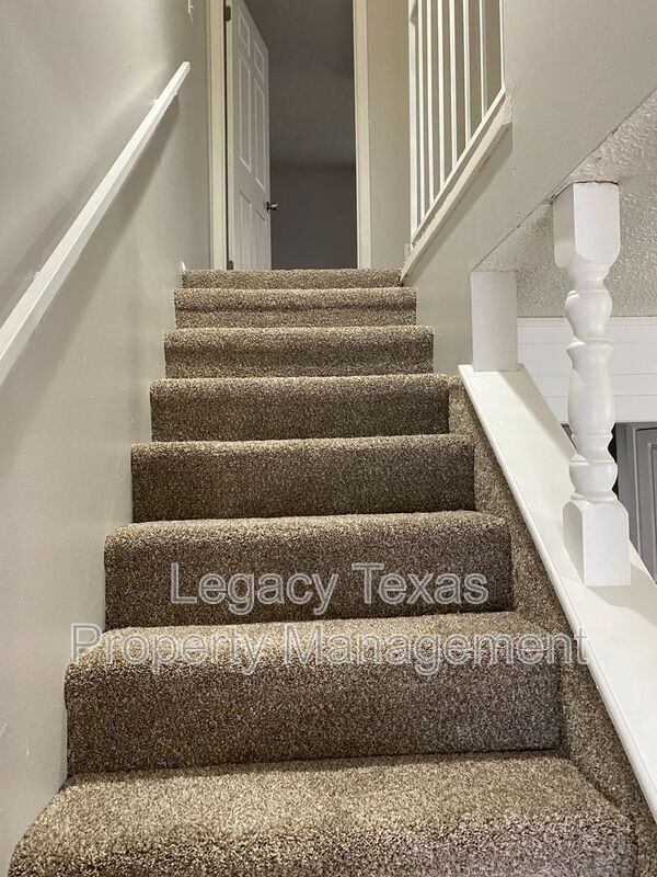 Building Photo - 1503 Nolan River Rd