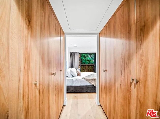 Building Photo - 1445 N Martel Ave