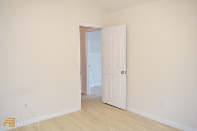 Building Photo - 43 Churchill Park Dr