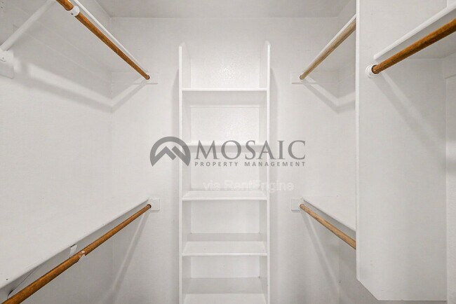 Building Photo - 1271 W Gail Dr